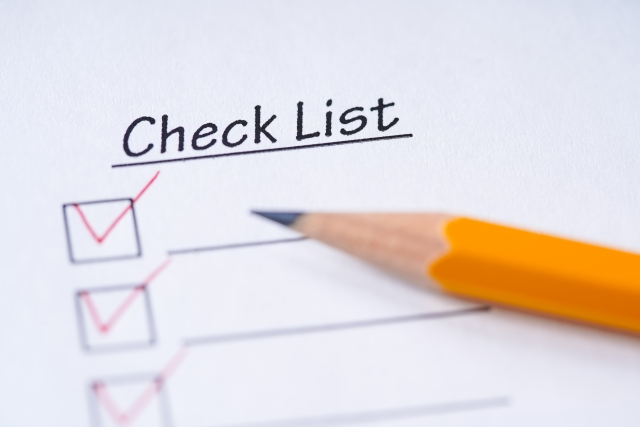 チェックリストと鉛筆